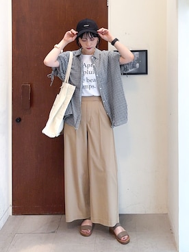 「SHOO・LA・RUE（シューラルー）の【S-LL/接触冷感】後ろ姿も抜かりなく インせず着られる バックギャザーシャツ（シャツ/ブラウス）」を使った、Hiromiさん（レディース・164cm・40代）の夏コーディネート