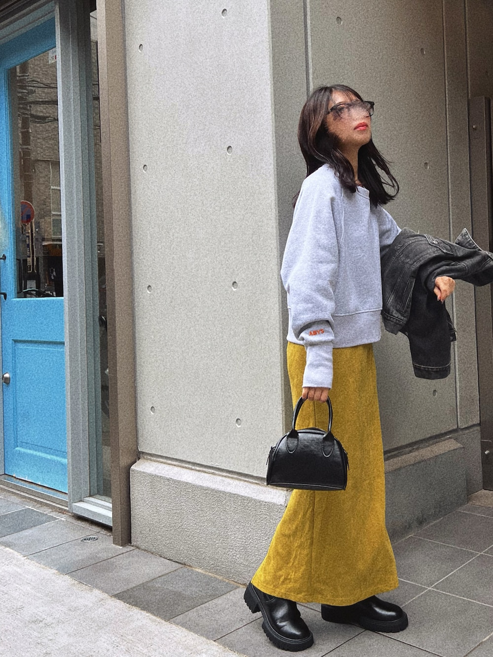 「秋コーデ、シンプルスタイル、オトナ女子、今日のコーデ、オトナカジュアル、低身長コーデ、秋冬コーデ、スウェット、ミニバッグ、スウェットコーデ、低身長、低身長女子、アラサーコーデ、メガネ女子、オトナカワイイ」｜「ABYSのロゴ刺繍裏起毛ショート丈トレーナー（スウェット、グレー系）」を使った、LUNAさん（レディース・150cm）の秋コーディネートの1枚目の写真