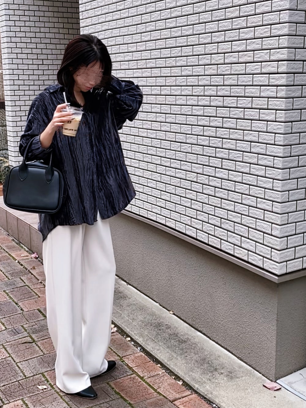 「最近のいい感じコーデ、オトナカジュアル、ベロア、ゆるコーデ、キレイめ、冬のコーデ、ベロアトップス、秋冬、オトナカワイイ、大人女子、オフィスカジュアル、低身長、低身長コーデ、身長147-149cm、身長153-155cm」｜「Futier landのベロアシャツ（シャツ/ブラウス、グレー系）」を使った、LUNAさん（骨格ナチュラル・レディース・150cm）の秋コーディネートの1枚目の写真