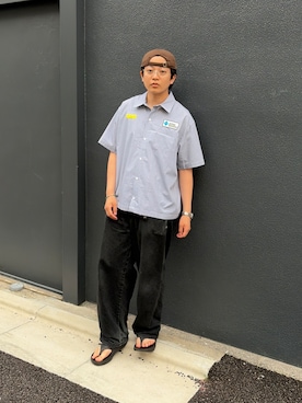 「WHO'S WHO gallery（フーズフーギャラリー）の【OFFICE SERVICES】DESKWORK SHIRT（シャツ/ブラウス、グレー系）」を使った、kento さん（メンズ・165cm）の夏コーディネート