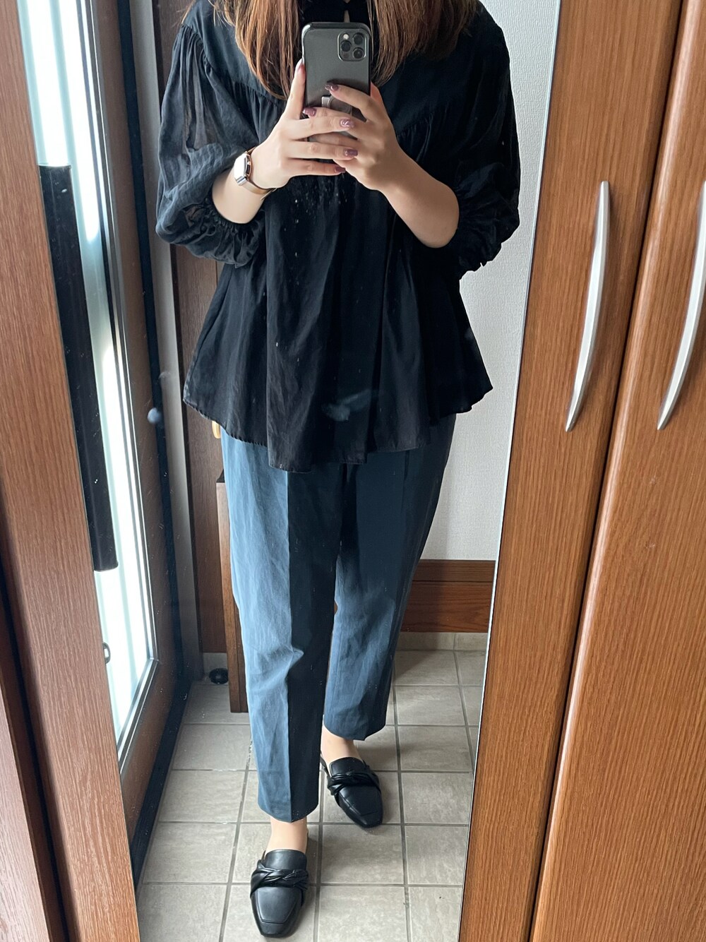 「大人カジュアル、パンツコーデ、低身長、秋服準備はじめました、ブラウス、オフィスカジュアル」｜「ZARAのアイテム（パンプス、ブラック系）」を使った、Yuuさん（レディース・155cm）の秋コーディネートの1枚目の写真