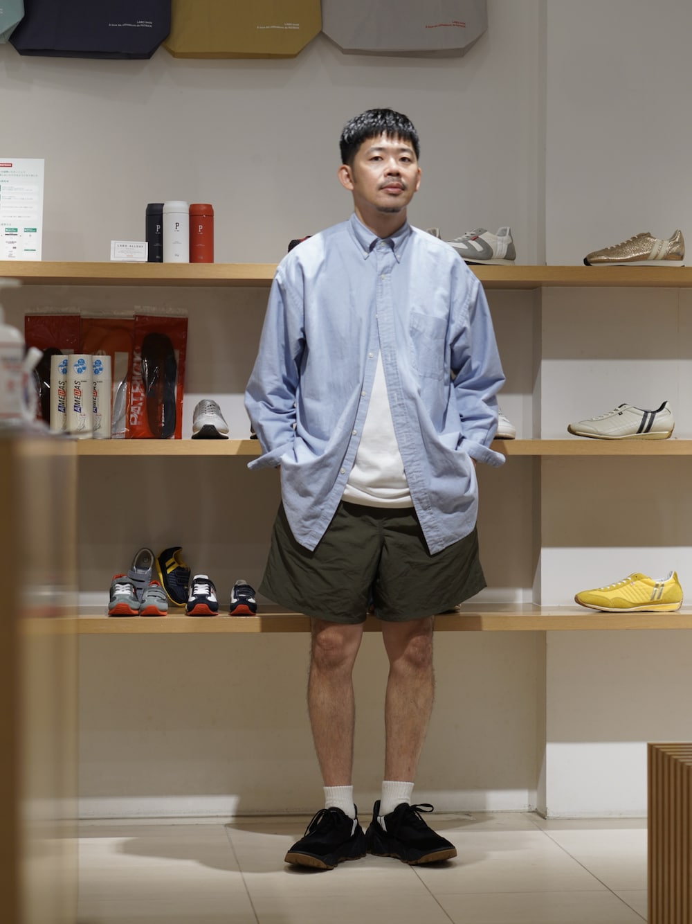 「アウトドアスタイル、オーバーサイズ、ショートパンツ、ハーフパンツ、シンプルコーデ、スニーカー、厚底シューズ、Patrick、秋っぽコーデ更新中」｜「POLO RALPH LAURENのアイテム（シャツ/ブラウス、ブルー系）」を使った、matsu_no_motoさん（メンズ・176cm）の秋コーディネートの1枚目の写真