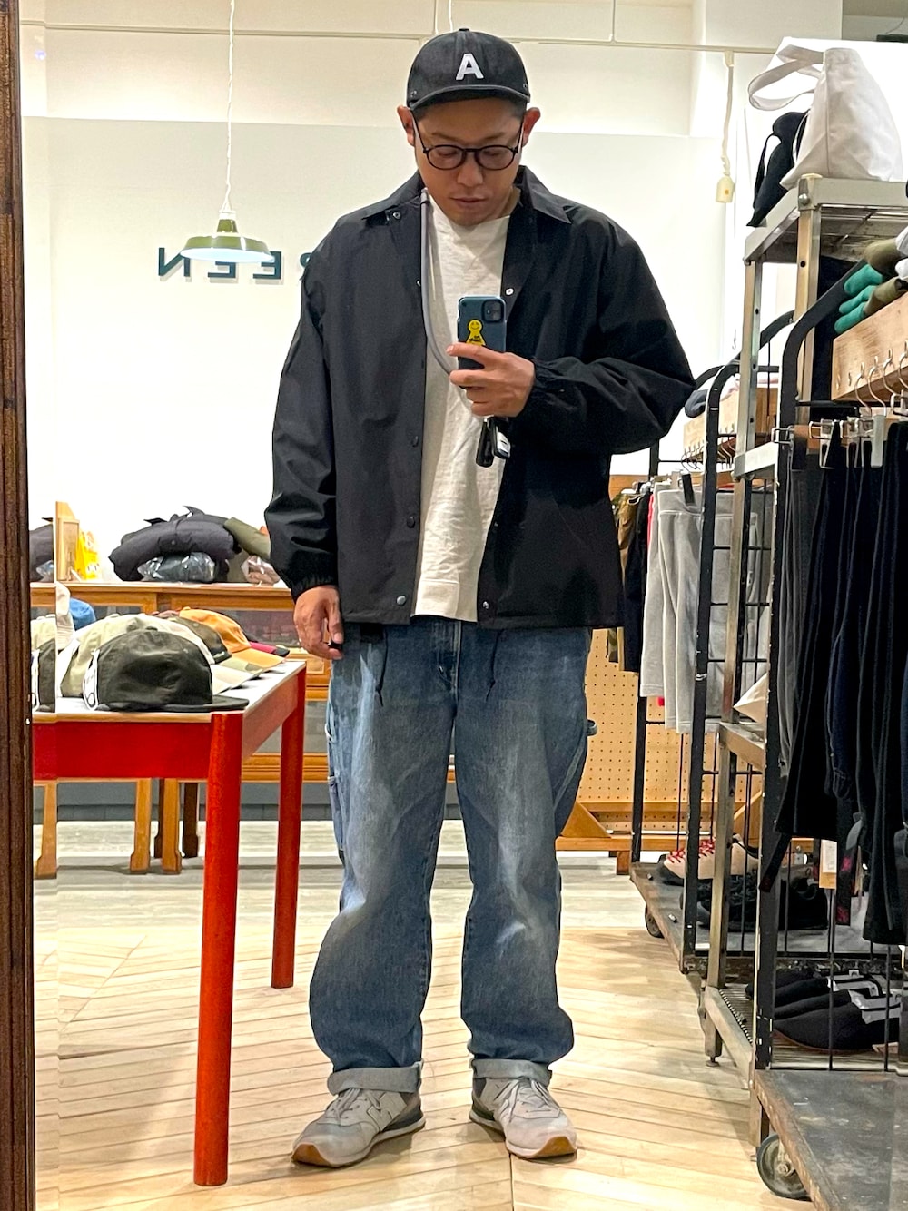 「コーチジャケット、GU、古着MIX、古着、アメカジ、ニューバランス574、キャップ、アウトドアスタイル、秋服まるっと大公開、秋コーデ、シンプルコーデ、カジュアルコーデ、秋服準備はじめました、ゆるコーデ、ストリートMIX」｜「ARRYS COMPANYのアイテム（キャップ、ブラック系）」を使った、kaiさん（メンズ・178cm）の秋コーディネートの1枚目の写真