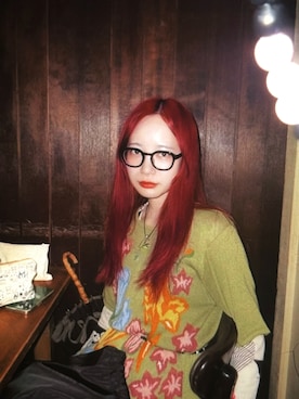 「usedのアイテム（ニット/セーター、グリーン系）」を使った、👽さん（レディース・160cm）の春コーディネート
