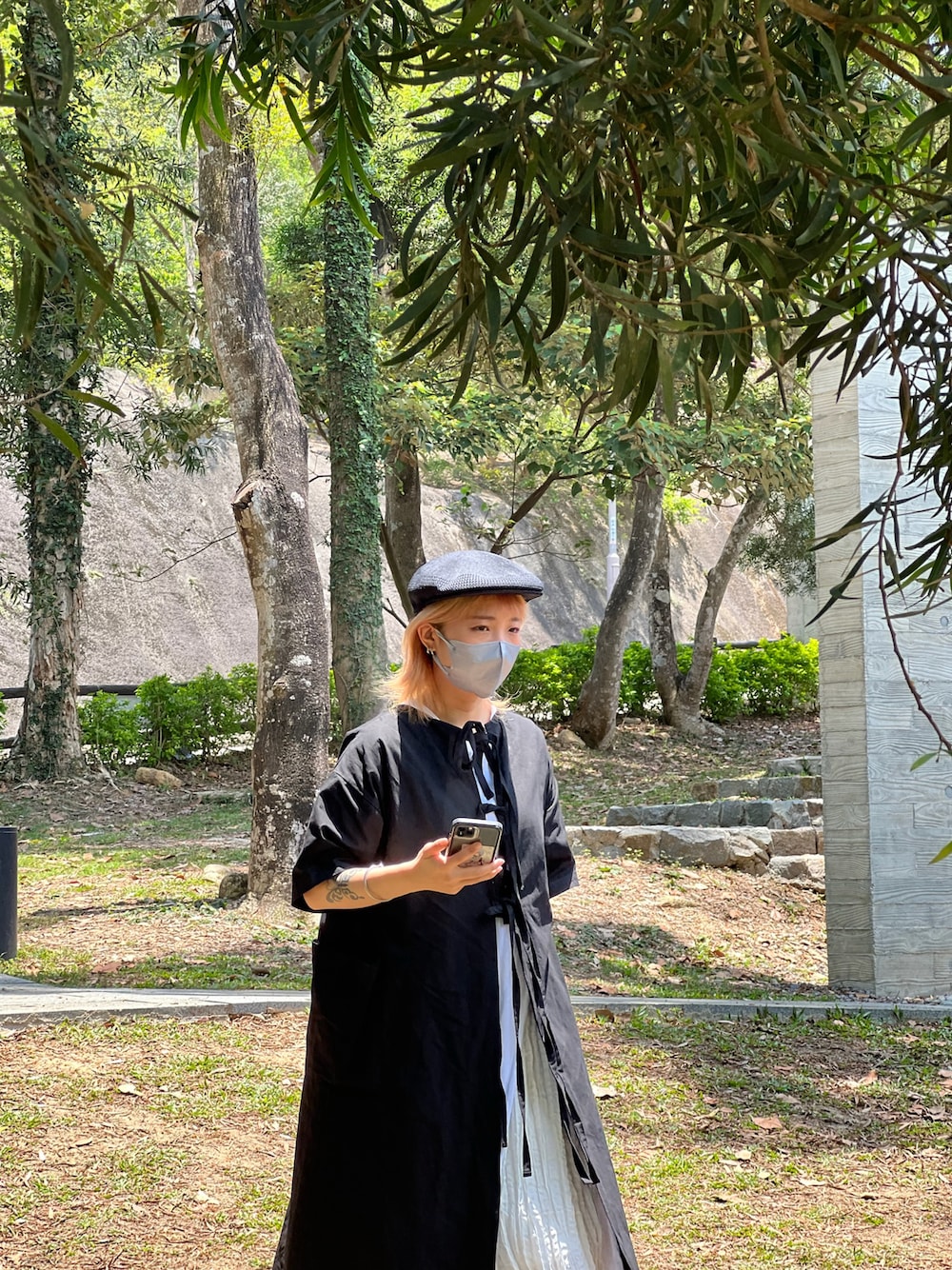 「ootd、夏、街頭穿搭、休閒、黑白、日系極簡、oversize」｜「KANGOLの【KANGOL】SMU Tropic Galaxy/【カンゴール】 トロピック ギャラクシー ハンチング（ハンチング/ベレー帽、ブラック系）」を使った、Cyariさん（レディース・156cm）の春コーディネートの1枚目の写真