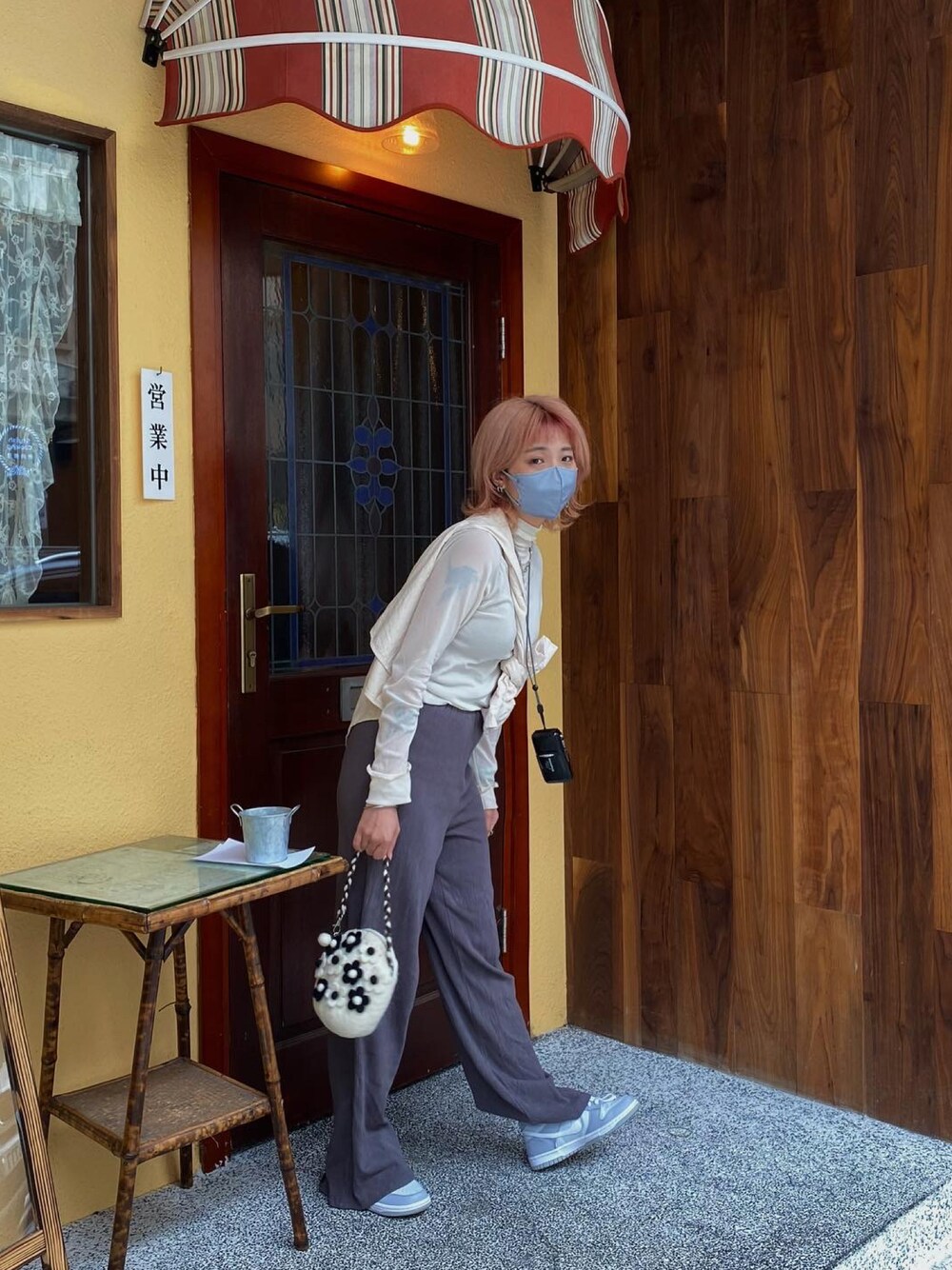 「ootd、街頭穿搭、球鞋、dunklow、NIKE、復古、休閒、日系極簡」｜「NIKEのナイキ ダンク LOW ウィメンズシューズ / スニーカー / Nike Dunk Low Women's Shoes（スニーカー、グレー系）」を使った、Cyariさん（レディース・156cm）の春コーディネートの1枚目の写真