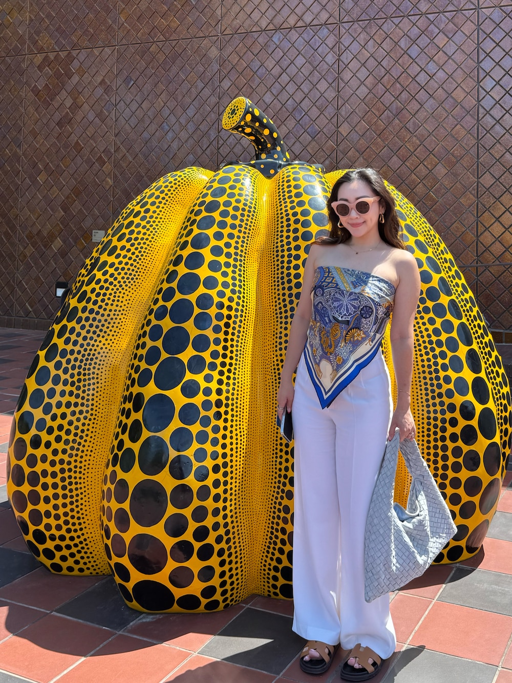 「ootd、Fukuoka」｜「HERMESのアイテム（サンダル、ブラウン系）」を使った、Sia  さん（レディース・161cm）の夏コーディネートの1枚目の写真