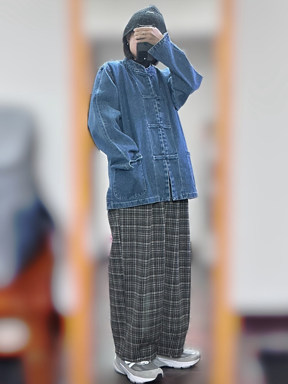 「GU、UNIQLO、格子褲、牛仔外套、單寧、New Balance、淘寶、中國風、ootd」｜「淘寶（好心情运动发饰）の2024-01 $83（ニットキャップ/ビーニー、ブラック系）」を使った、c.s.y.さん（レディース・154cm）の冬コーディネートの1枚目の写真