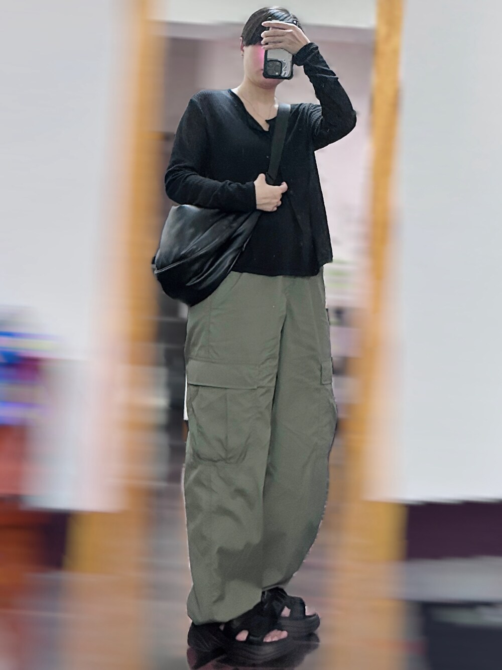 「UNIQLO、涼鞋、GU、工裝褲」｜「UNIQLOの2024-03 S $490（チノパンツ、グリーン系）」を使った、c.s.y.さん（レディース・154cm）の夏コーディネートの1枚目の写真