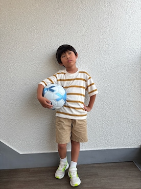 「UNIQLO（ユニクロ）のBOYS イージーショートパンツ（ツイル）（その他パンツ、ベージュ系）」を使った、P×Kさん（キッズ・123cm）の夏コーディネート