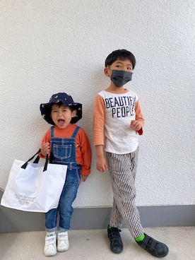 「リラックスパンツ」｜「アイテム（オールインワン・サロペット）」を使った、P×Kさん（キッズ・110cm）の春コーディネート
