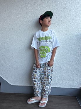「ZARA KIDSのアイテム（Tシャツ/カットソー、ホワイト系）」を使った、P×Kさん（キッズ・121cm）の夏コーディネート