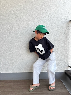 「PAIRMANON STREET（ペアマノンストリート）の【PAIRMANON STREET】【Polaroid】ポラロイド デザイン 半袖 Tシャツ（Tシャツ/カットソー、ブラック系）」を使った、P×Kさん（キッズ・121cm）の夏コーディネート