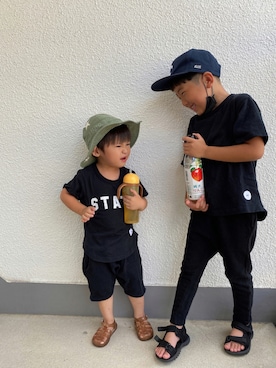 「スウエットパンツ」｜「アイテム（サンダル）」を使った、P×Kさん（キッズ・110cm）の夏コーディネート