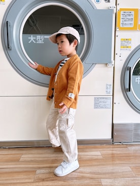 「DENIM DUNGAREE（デニムダンガリー）のアイテム（オールインワン・サロペット）」を使った、P×Kさん（キッズ・90cm）の春コーディネート