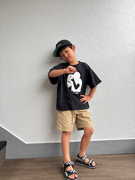 「PAIRMANON STREET（ペアマノンストリート）の【PAIRMANON STREET】【Polaroid】ポラロイド デザイン 半袖 Tシャツ（Tシャツ/カットソー、ブラック系）」を使った、P×Kさん（キッズ・121cm）の夏コーディネート