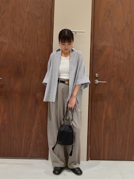 「GALLARDAGALANTE（ガリャルダガランテ）の梳毛ライクカーブスラックス（その他パンツ、ベージュ系）」を使った、H I R O M Iさん（レディース・162cm）の夏コーディネート