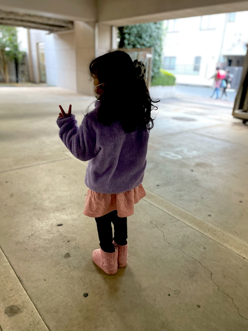 「秋冬コーデ、女の子コーデ、スウェット、ピンク、パープル×ピンク、スカンツ、101匹わんちゃん、フリース」｜「UNIQLOのアイテム（その他アウター、パープル系）」を使った、♪kotohana♪さん（キッズ・110cm）の冬コーディネートの1枚目の写真