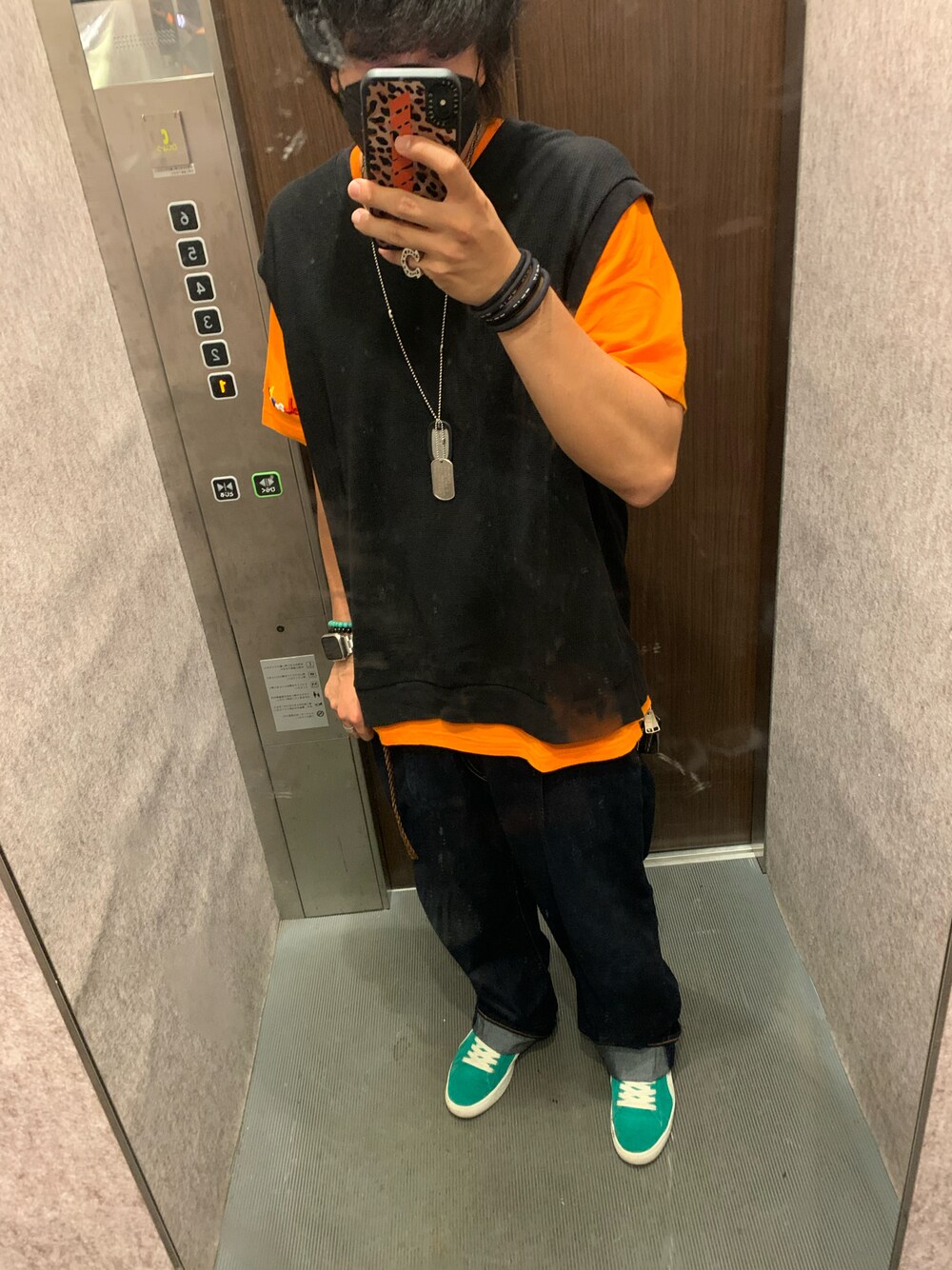 「お洒落さんとつながりたい、秋服準備はじめました、いいね、save、フォローお願いします🤑、ストリートMIX、プチプラコーデ」｜「DANKE SCHONのDankeSchon/ダンケシェーン/ランデブーTシャツ（Tシャツ/カットソー、オレンジ系）」を使った、りゅうぞうさん（メンズ・171cm）の秋コーディネートの1枚目の写真