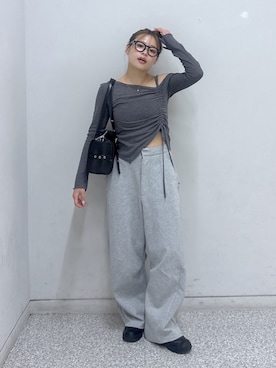 「FREE'S MART（フリーズマート）の◆ワンショルシャーリングテレコカットソー（Tシャツ/カットソー、グレー系）」を使った、𝐒𝐡𝐢𝐧𝐨さん（レディース・150cm）の春コーディネート