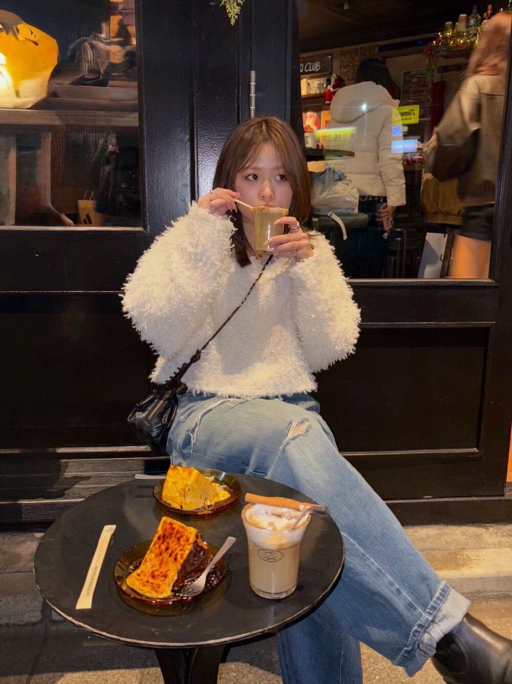 ZARAのデニムパンツを使った人気ファッションコーディネート（ユーザー