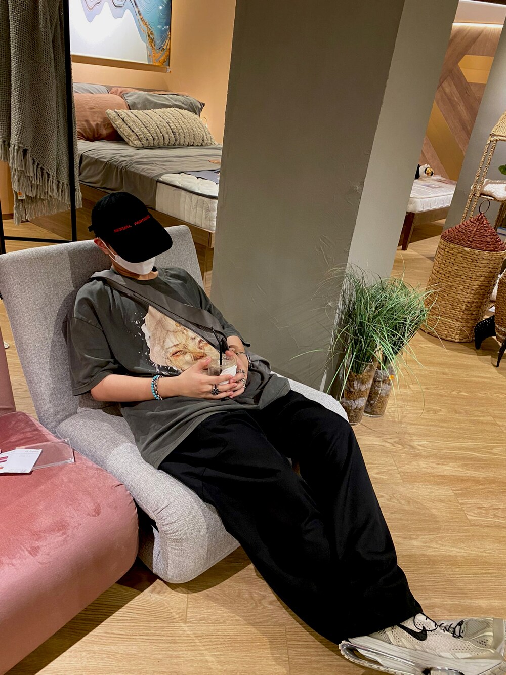 「VETEMENTSのアイテム（帽子、ブラック系）」を使った、CMPさん（メンズ・174cm）の夏コーディネートの1枚目の写真