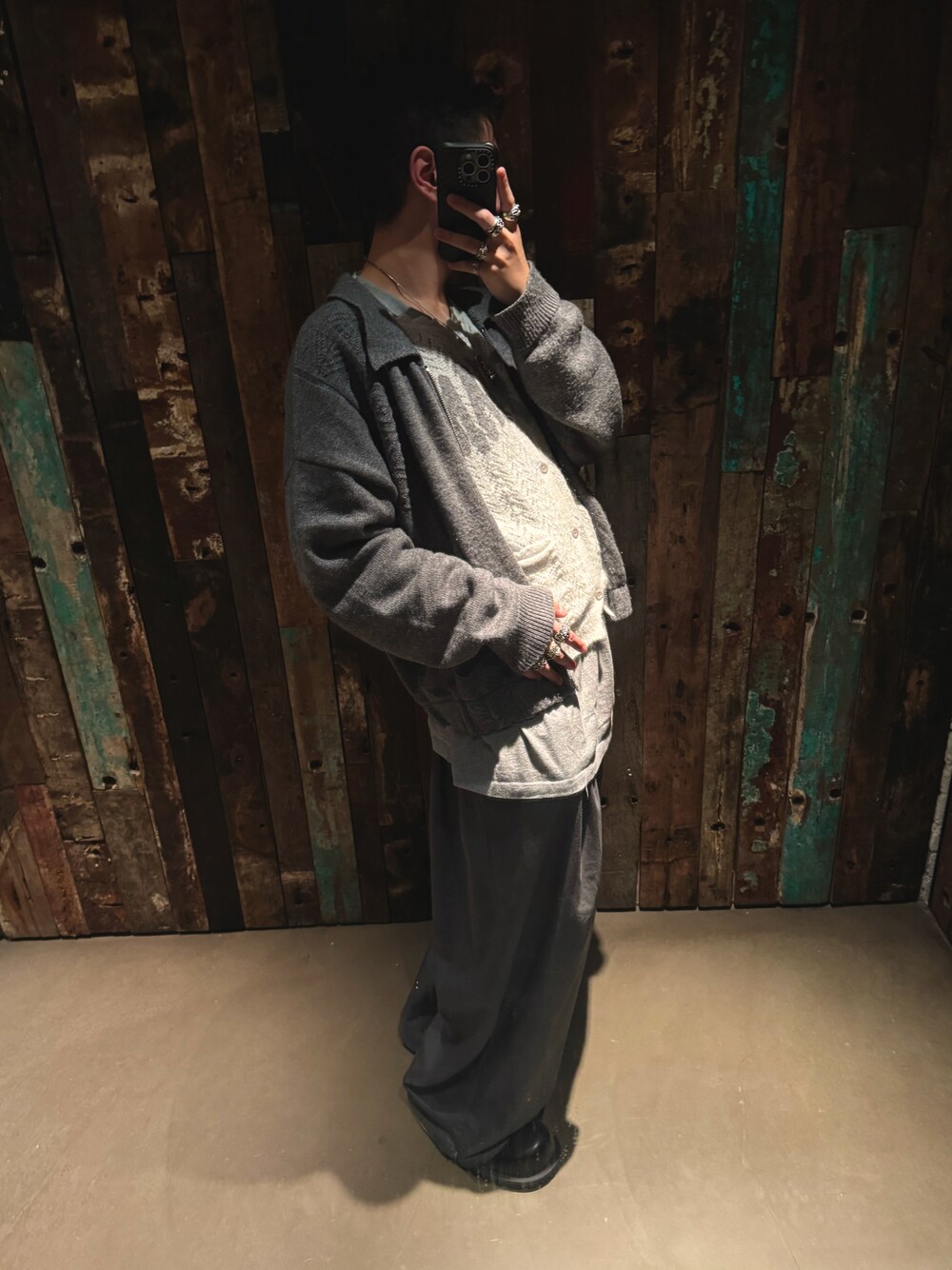 「hkboy、hk、grey、MAGLIANO、AcneStudios、BALENCIAGA」｜「MAGLIANOのアイテム（アンサンブル、グレー系）」を使った、CMPさん（メンズ・174cm）の冬コーディネートの1枚目の写真