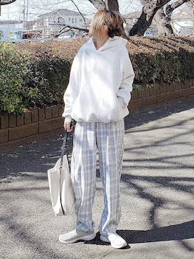 「チェック柄に恋してる」｜「アイテム（パーカー）」を使った、&りっちさん（レディース・154cm）の春コーディネート