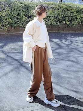 「アイテム（ミリタリージャケット、ホワイト系）」を使った、&りっちさん（レディース・154cm）の冬コーディネート