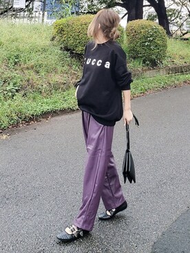 「パープル×黒」｜「アイテム（スウェット）」を使った、&りっちさん（レディース・154cm）の秋コーディネート