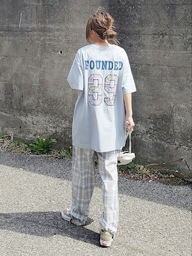 「バックロゴ」｜「アイテム（スニーカー）」を使った、&りっちさん（レディース・154cm）の春コーディネート