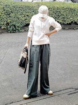 「AAA+（サンエープラス）のアイテム（シューズ）」を使った、&りっちさん（レディース・154cm）の春コーディネート