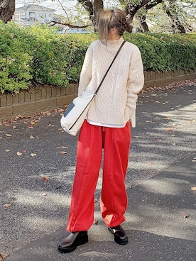 「アイテム（スウェットパンツ、レッド系）」を使った、&りっちさん（レディース・154cm）の秋コーディネート