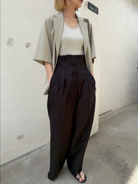 「RIM.ARK（リムアーク）のMannish high waist easy PT マニッシュ ハイウエスト イージー パンツ（スラックス、ブラック系）」を使った、MariNakamuraさん（レディース・158cm）の春コーディネート