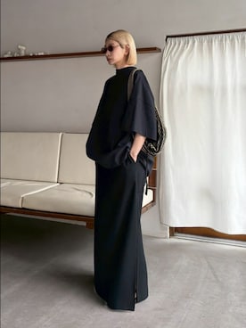 「RIM.ARK（リムアーク）のSide slit maxi SK サイド スリット マキシ スカート（スカート、ブラック系）」を使った、MariNakamuraさん（レディース・158cm）の春コーディネート