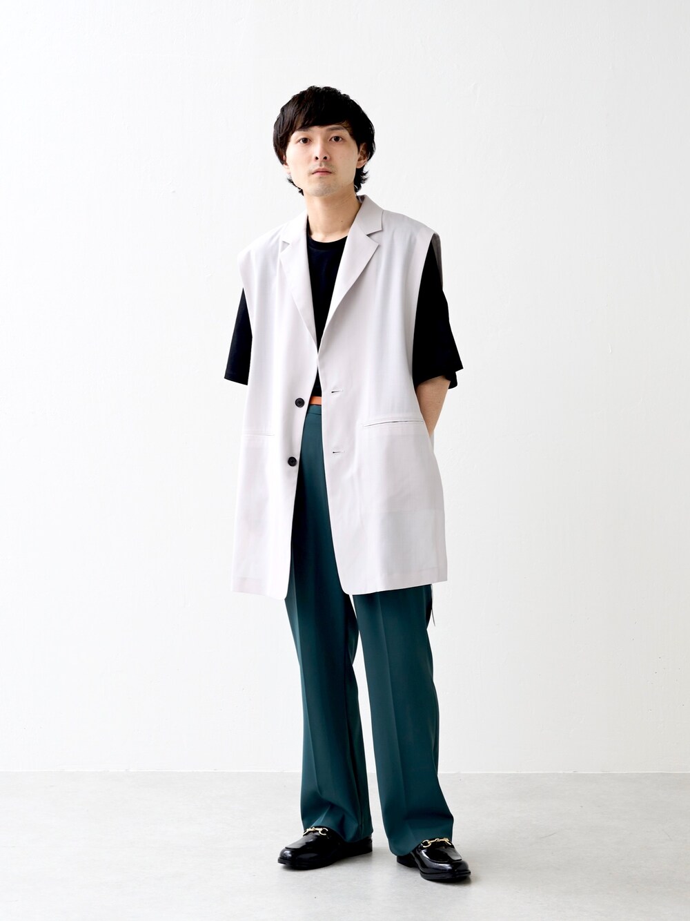 【最新作】Lui's 22SS サテンフレアパンツ Lui's（ルイス）の「サテンフレアパンツ（その他パンツ）」 - WEAR