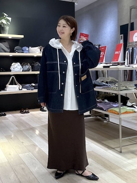 「LEPSIM（レプシィム）のストレッチサテンスカート　1049485（スカート、ブラウン系）」を使った、hanaeさん（レディース・161cm）の夏コーディネート