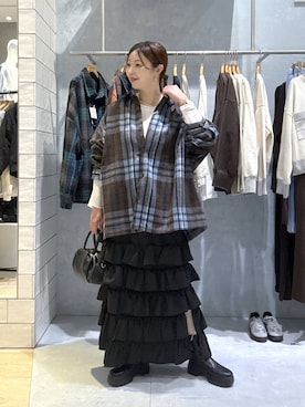 「LEPSIM（レプシィム）のフリルスカート　1047015（スカート、ブラック系）」を使った、hanaeさん（レディース・161cm）の秋コーディネート