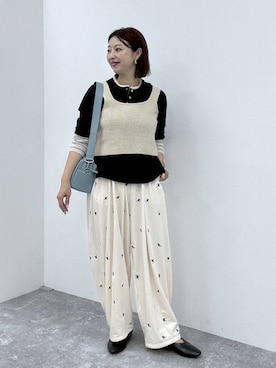 「LEPSIM（レプシィム）のマシュマロベロア刺繍パンツ　1047000（その他パンツ、ホワイト系）」を使った、hanaeさん（レディース・161cm）の秋コーディネート