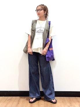 「Right-on（ライトオン）のピグメント加工切替ロゴTシャツ（Tシャツ/カットソー、ホワイト系）」を使った、Natsu☆さん（レディース・157cm）の春コーディネート