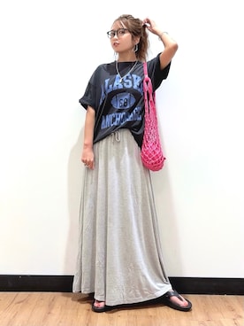 「Right-on（ライトオン）のHONEYSUCKLE ROSE(ハニーサックルローズ)アシッド加工ロゴプリントTシャツ（Tシャツ/カットソー、グレー系）」を使った、Natsu☆さん（レディース・157cm）の春コーディネート