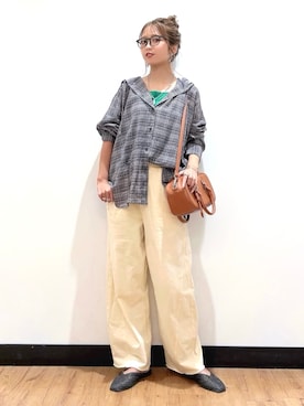 「Right-on（ライトオン）のHONEYSUCKLE ROSE(ハニーサックルローズ)シアーチェックフードシャツ（シャツ/ブラウス、グレー系）」を使った、Natsu☆さん（レディース・157cm）の春コーディネート