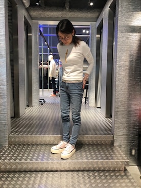 「DIESEL OSAKA」｜「アイテム（パンツ）」を使った、かとちゃんさん（レディース・162cm）の春コーディネート