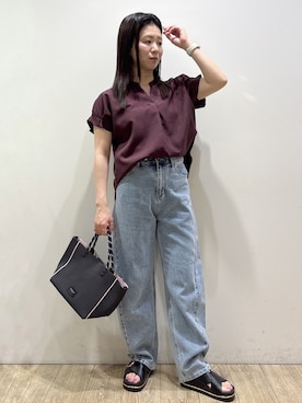 「index（インデックス）の【接触冷感／吸水速乾】タックスキッパーブラウス《防シワ／イージーアイロン／洗濯機OK／9col》（襯衫、レッド系）」を使った、mameさん（レディース・154cm）の夏コーディネート