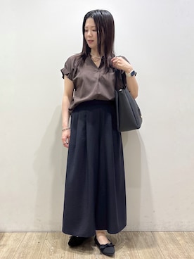 「index（インデックス）の【接触冷感／吸水速乾】タックスキッパーブラウス《防シワ／イージーアイロン／洗濯機OK／9col》（襯衫、ブラウン系）」を使った、mameさん（レディース・154cm）の夏コーディネート