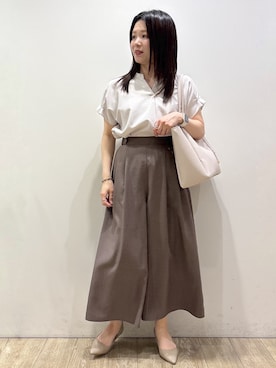 「index（インデックス）の【接触冷感／吸水速乾】タックスキッパーブラウス《防シワ／イージーアイロン／洗濯機OK／9col》（襯衫、ベージュ系）」を使った、mameさん（レディース・154cm）の夏コーディネート