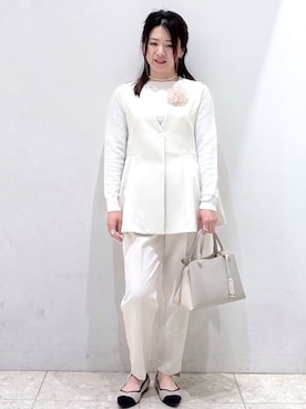 「アイテム（ブローチ/コサージュ、ベージュ系）」を使った、mameさん（レディース・154cm）の春コーディネート