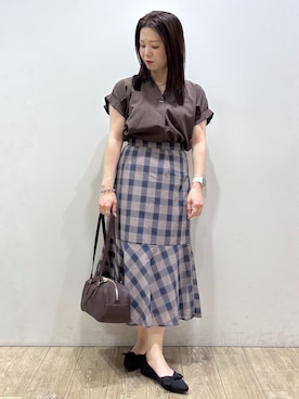 「index（インデックス）の【接触冷感／吸水速乾】タックスキッパーブラウス《防シワ／イージーアイロン／洗濯機OK／9col》（襯衫、ブラウン系）」を使った、mameさん（レディース・154cm）の夏コーディネート