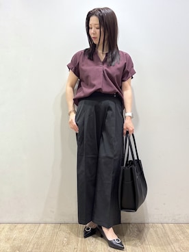 「index（インデックス）の【接触冷感／吸水速乾】タックスキッパーブラウス《防シワ／イージーアイロン／洗濯機OK／9col》（襯衫、レッド系）」を使った、mameさん（レディース・154cm）の夏コーディネート