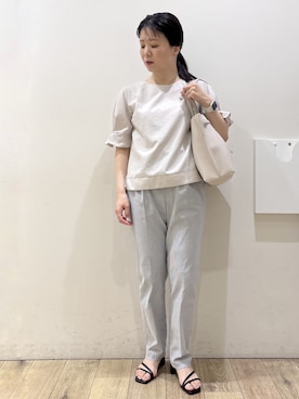 「index（インデックス）の【接触冷感】タックパフスリーブブラウス《吸水速乾/防シワ/洗濯機OK/XS～3L/6col》（シャツ/ブラウス、ベージュ系）」を使った、mameさん（レディース・154cm）の夏コーディネート